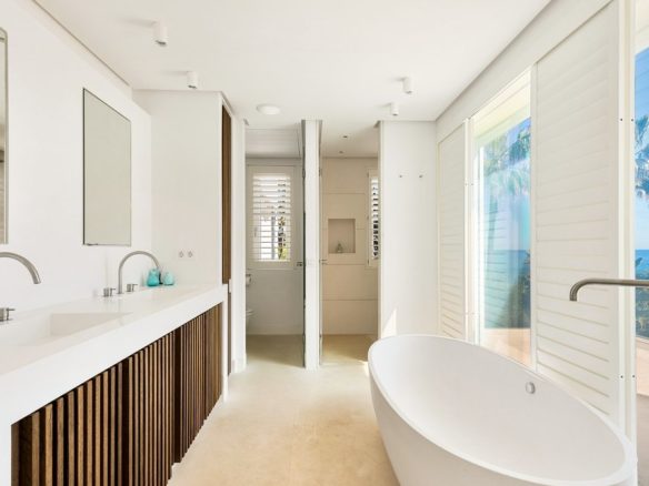 beachfront villa Puerto Banús