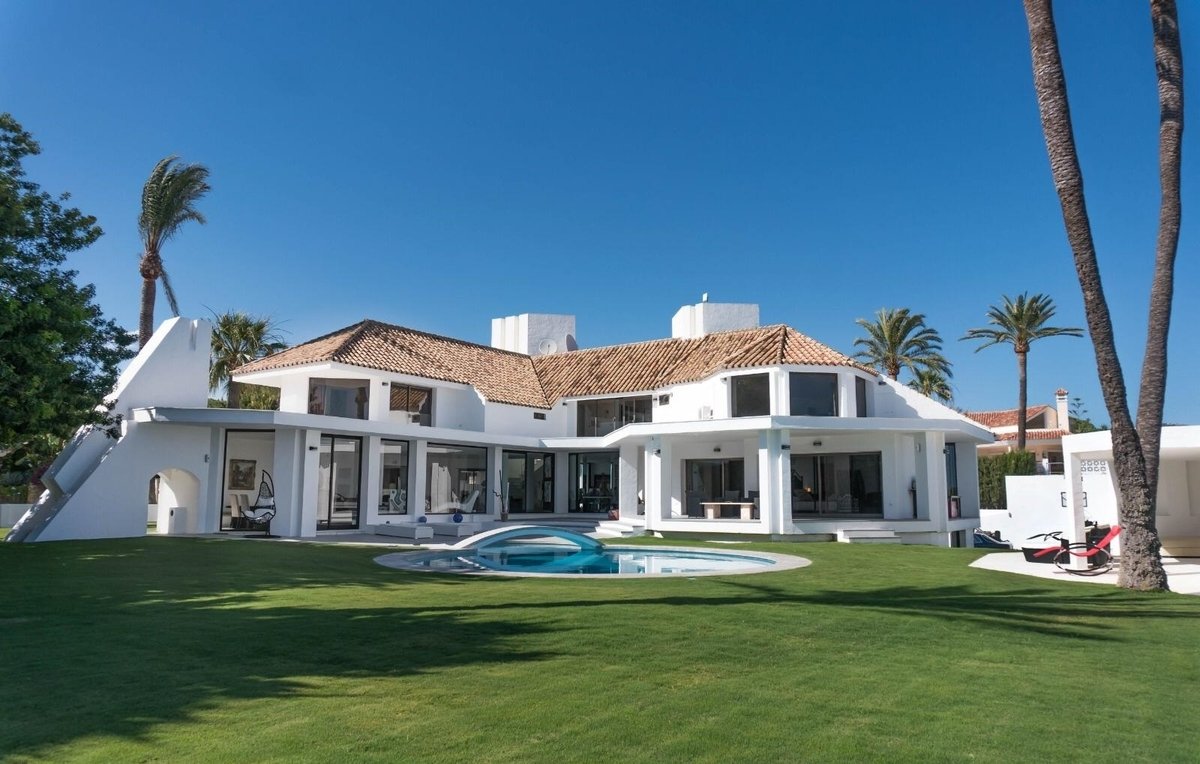 Beachside Villa El Rosario