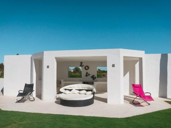Beachside Villa El Rosario