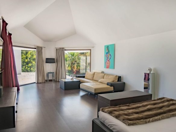 Beachside Villa El Rosario