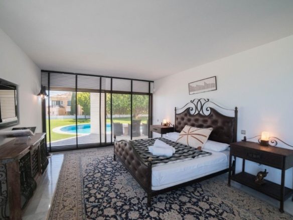 Beachside Villa El Rosario
