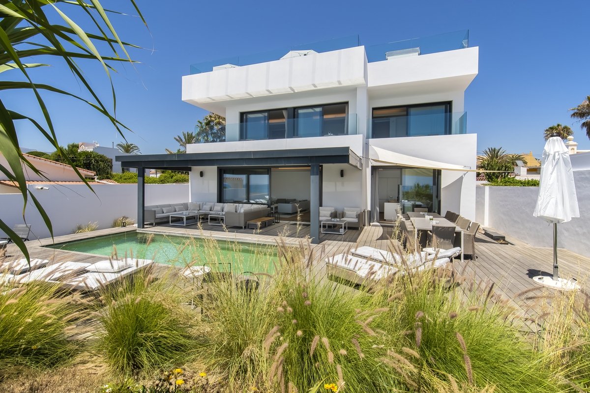 Costa-bella-east-marbella21 Beach-front Villa Marbella