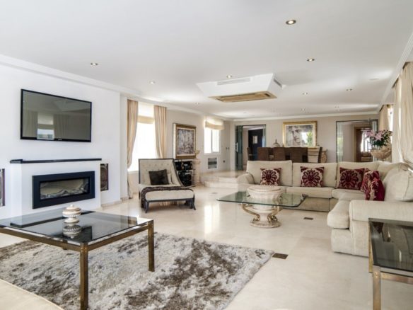 Versace Villa Elviria Views
