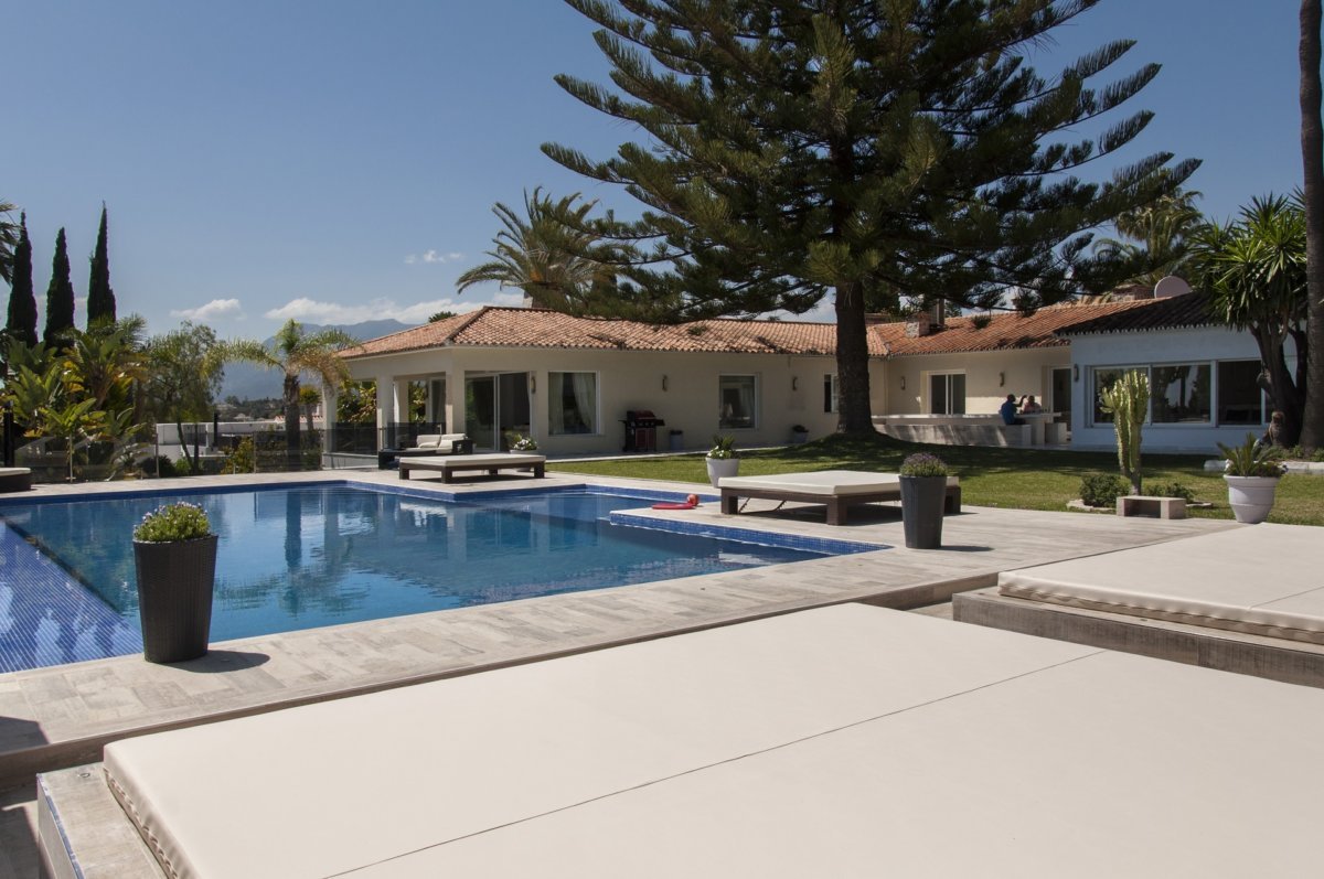 Versace Villa Elviria Views