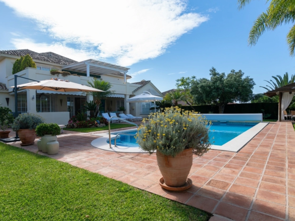 Elviria Villa Heated Pool