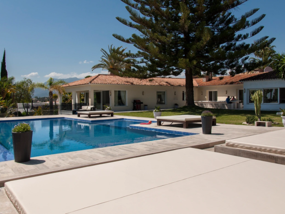 Versace Villa Elviria Views