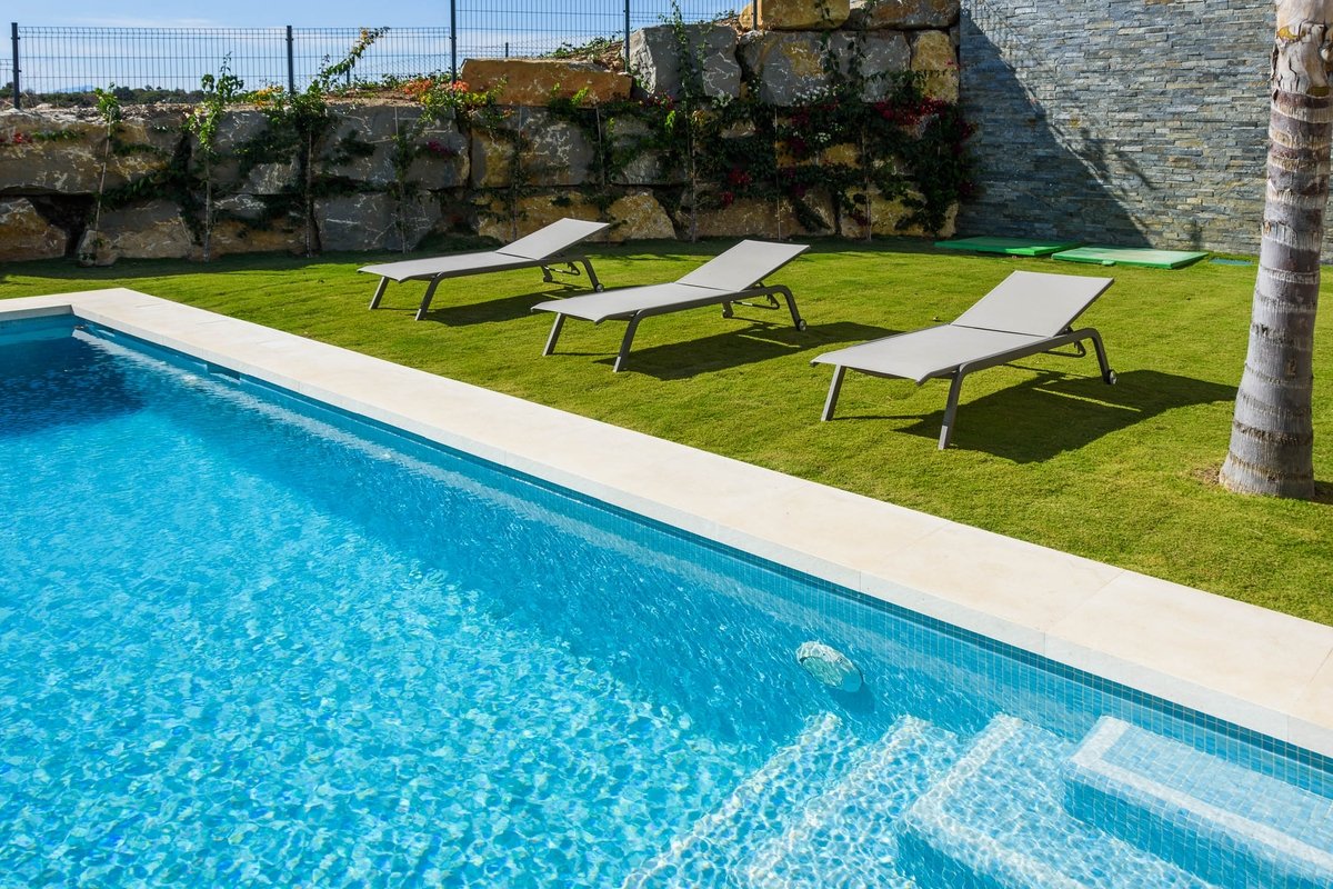 calahonda-front-line-golf35 Casa Soledad Villa Golf