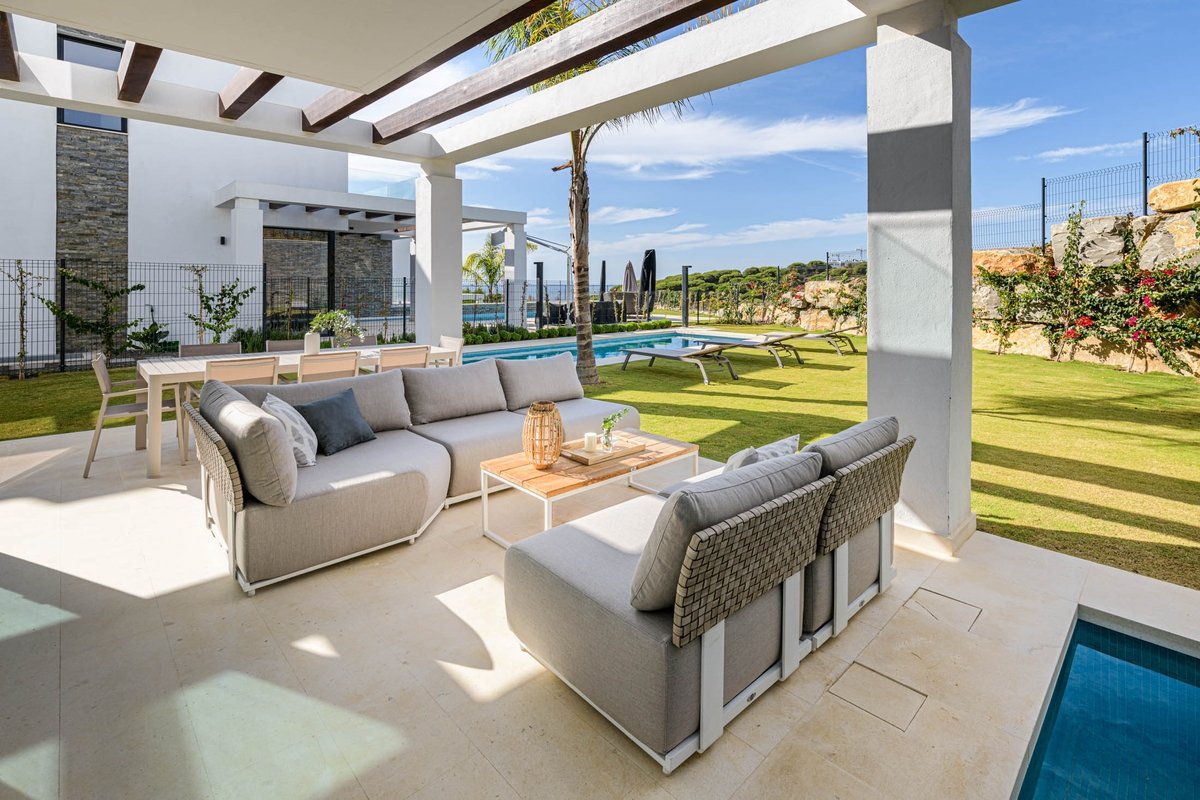 calahonda-front-line-golf36 Casa Soledad Villa Golf