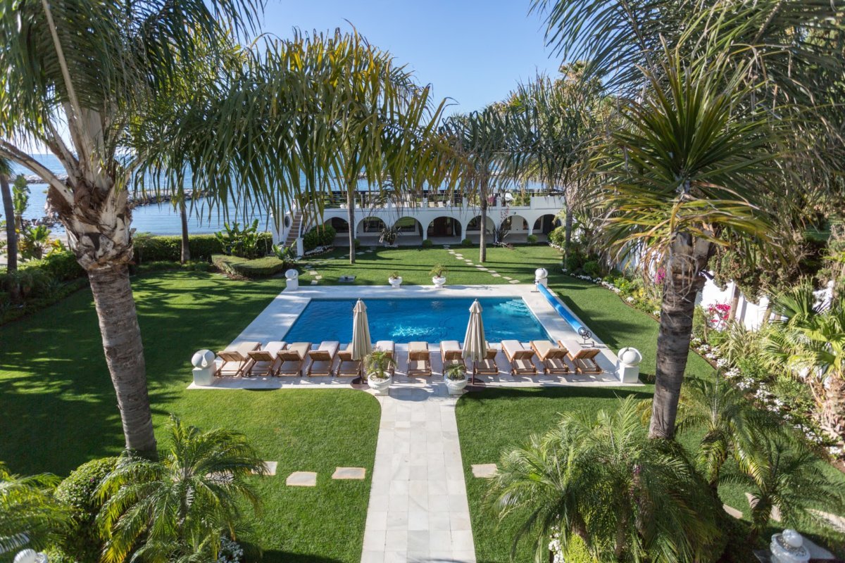 mistral-beach-puerto-banus17 Mistral Beach Beachfront Villa