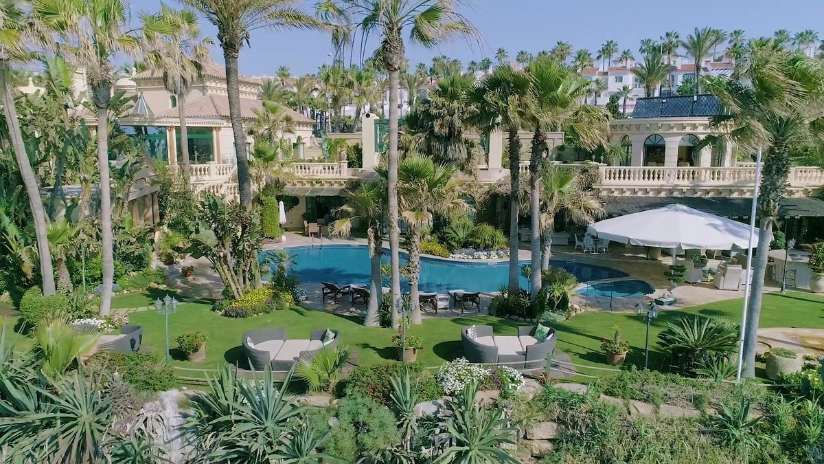 tennis-court-beach-front-mijas-costa31 Mijas Costa Villa Tennis