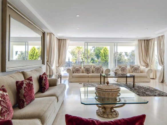 Versace Villa Elviria