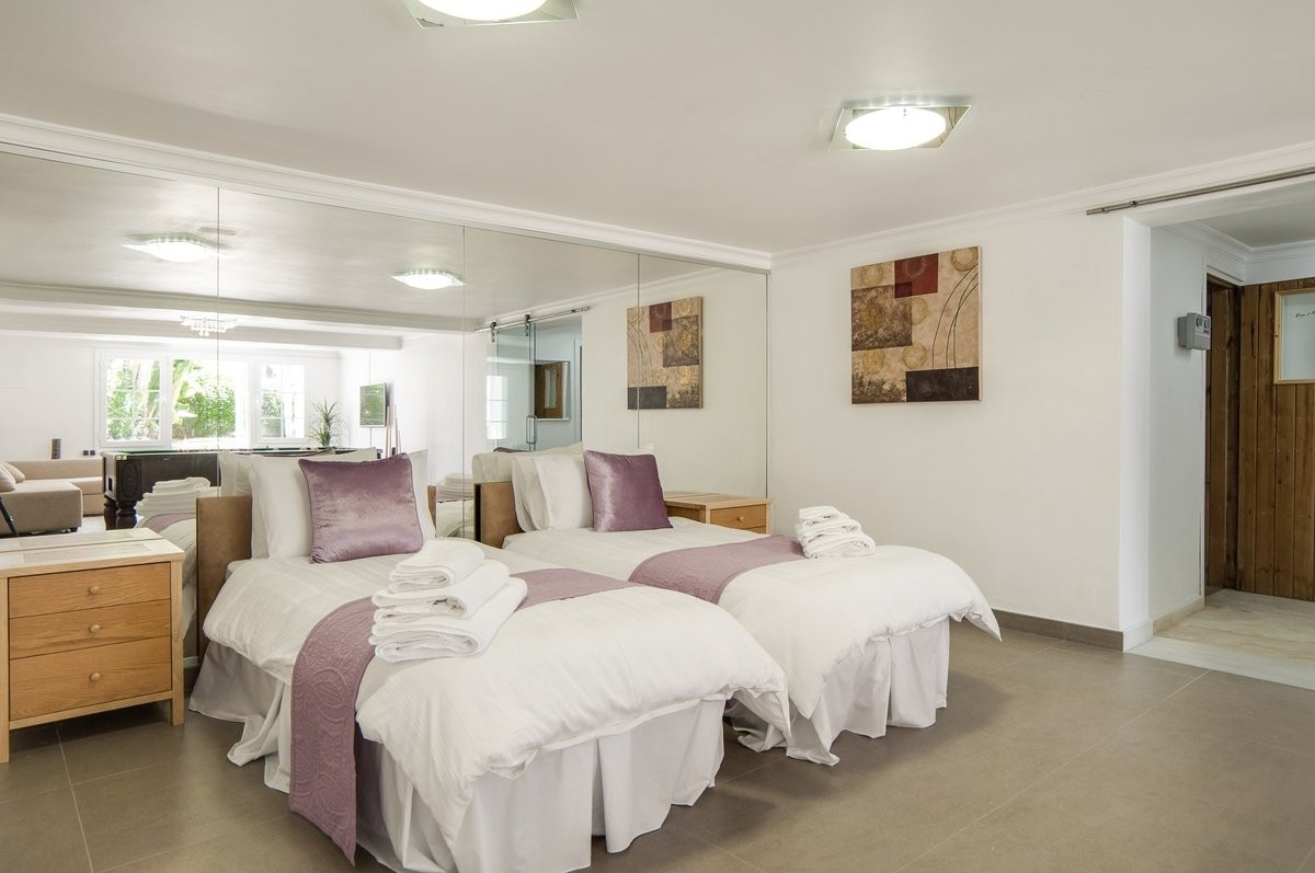 Versace Villa Elviria