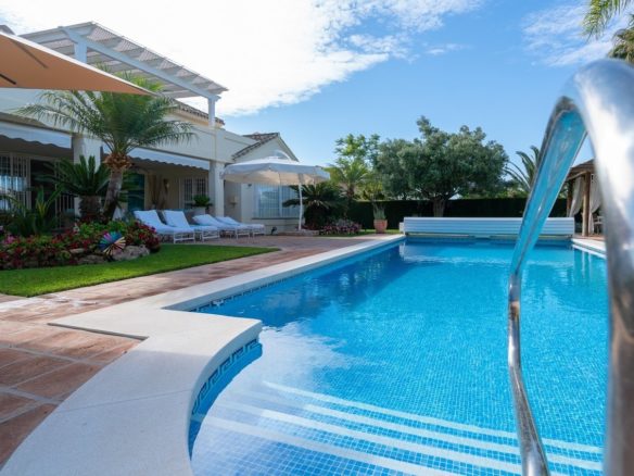 Elviria Villa Heated Pool