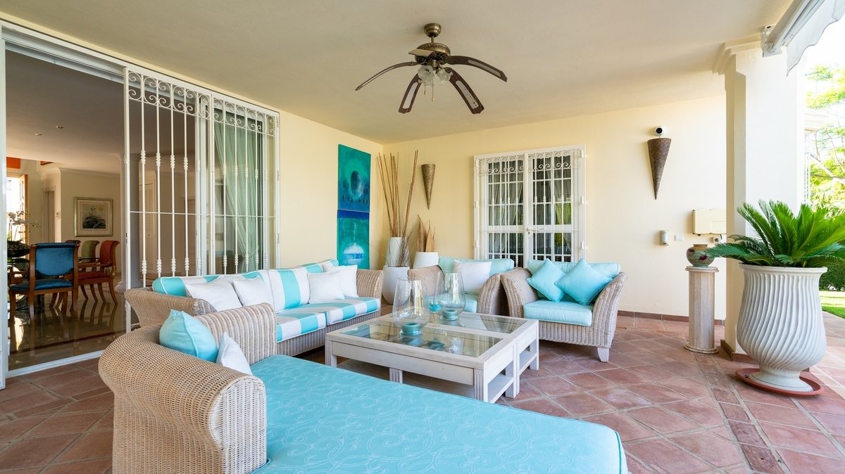 Elviria Villa Heated Pool