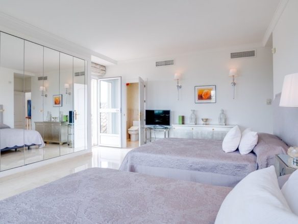 Elviria Villa Heated Pool