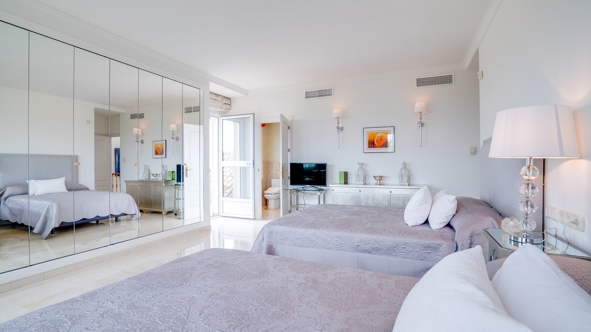 Elviria Villa Heated Pool