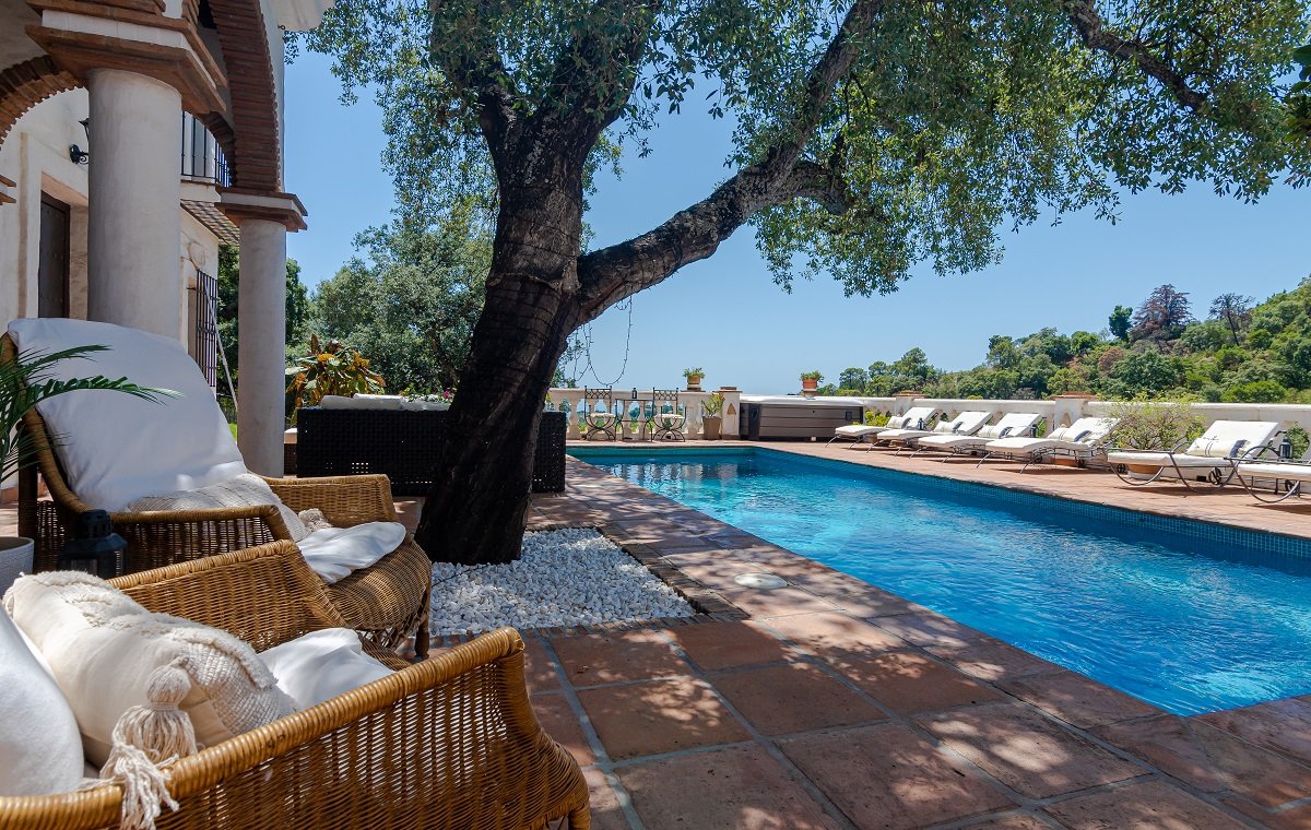 Villa Pool