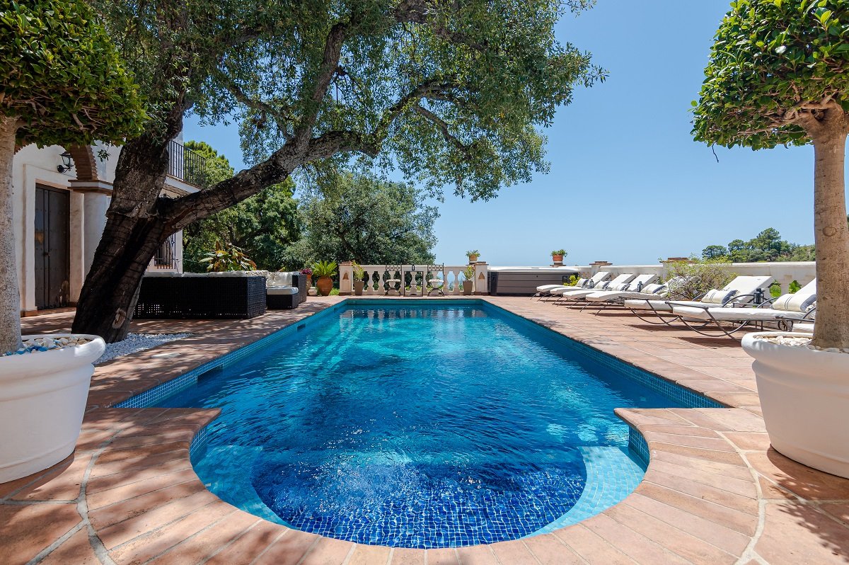 Villa Pool