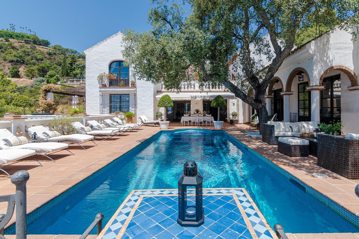 Villa Pool