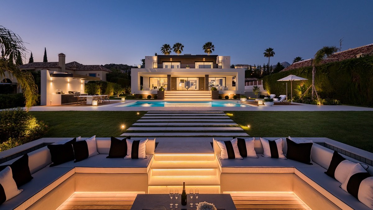 6 Bedroom Front Line Golf Villa (1)