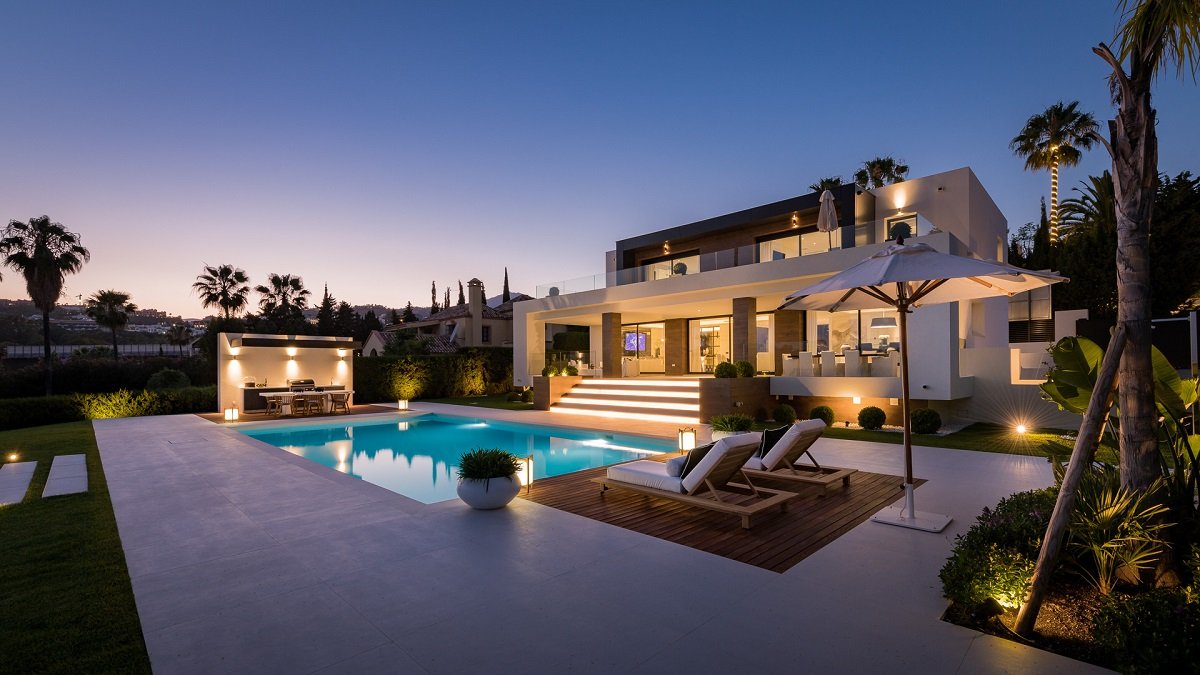 6 Bedroom Front Line Golf Villa (2)