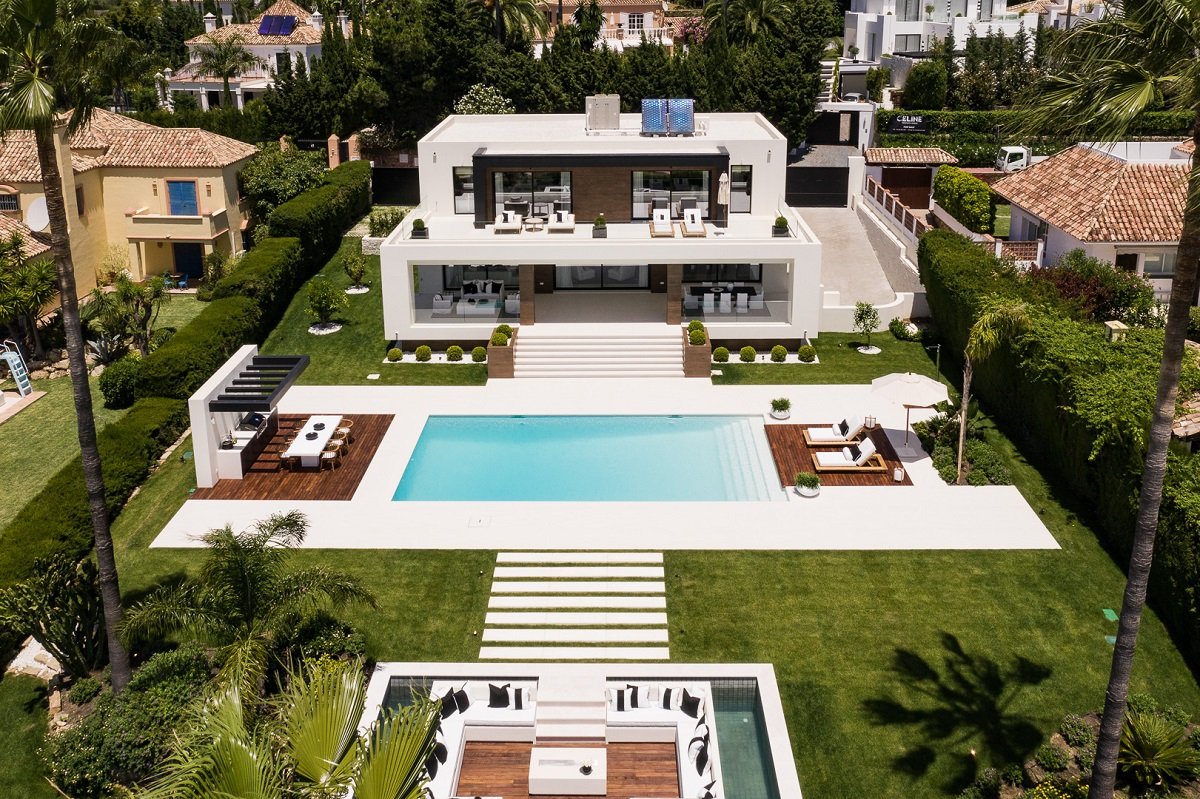 6 Bedroom Front Line Golf Villa (20)