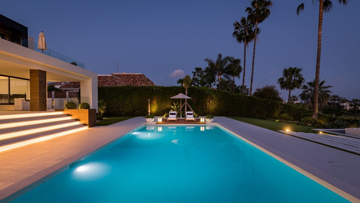 6 Bedroom Front Line Golf Villa (5)