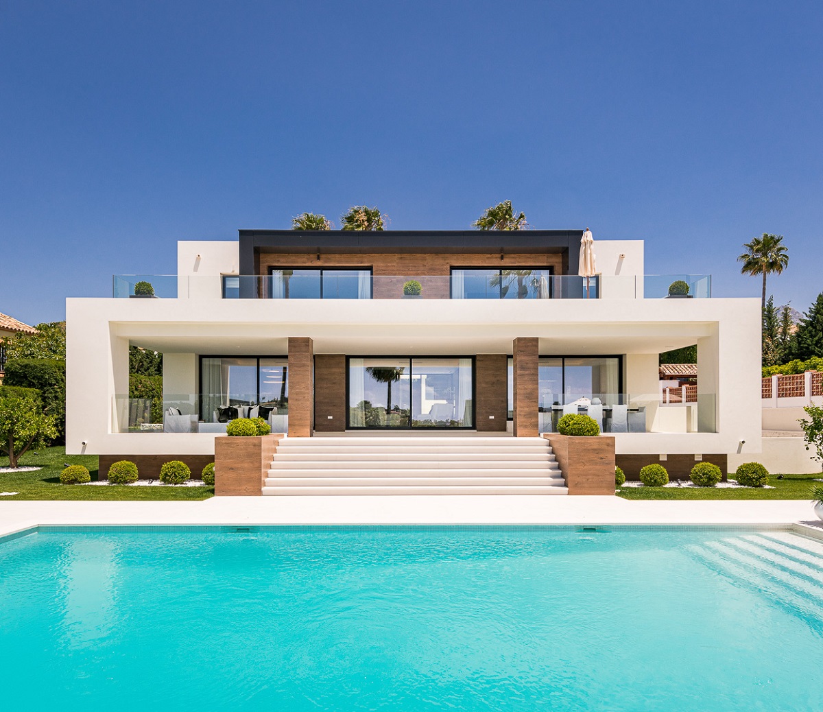 6 Bedroom Front Line Golf Villa (10)